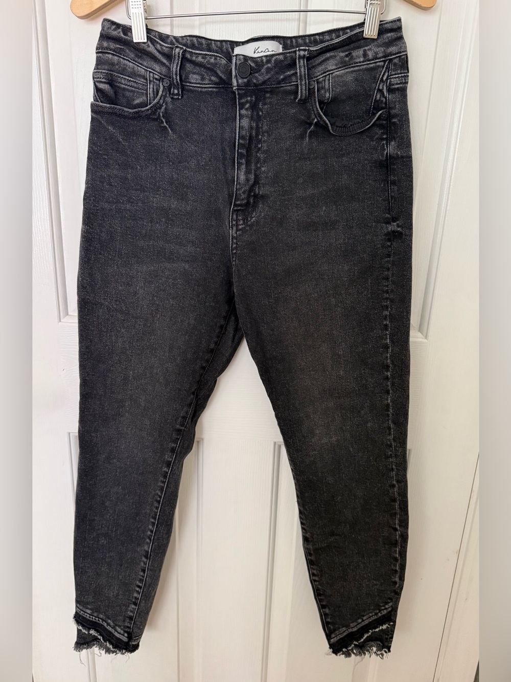 KanCan Women’s Size 11/29 Black Wash Skinny Jeans Frayed Hem - Picture 6 of 7